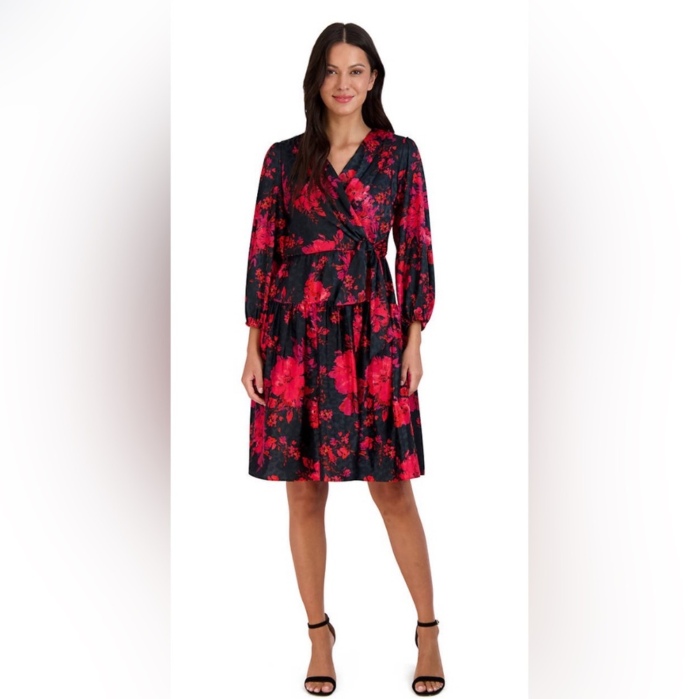 NWOT Signature by Robbie Bee Dress 6P Wrapped Floral A-Line Dress Puff Sleeve